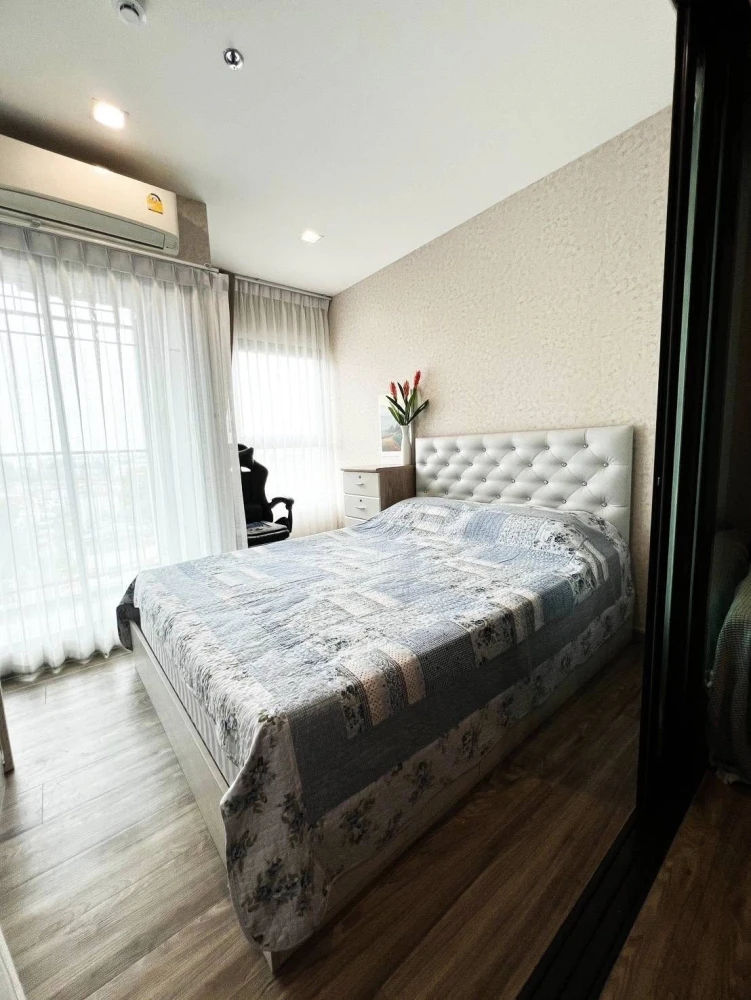 For rent: Rich Park Terminal Phaholyothin 59, 8th floor. Quiet, safe, fully furnished, ready to move in. Just bring your bags.