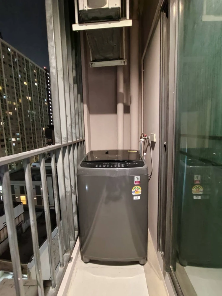 ให้เช่า Rich Park Triple Station ห้องมุมให้ความเป็นส่วนตัว พื้นที่ใช้สอยเยอะ สิ่งอำนวยความสะดวกครบครัน รีบจองเลย