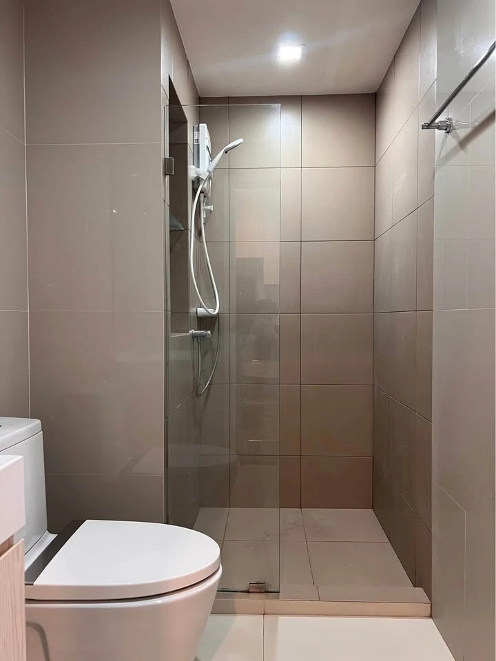 ให้เช่า Rich Park Triple Station 1 ห้องนอน 1 ห้องน้ำ เฟอร์นิเจอร์ครบครัน วิวโล่ง พลาดแล้วจะเสียใจ