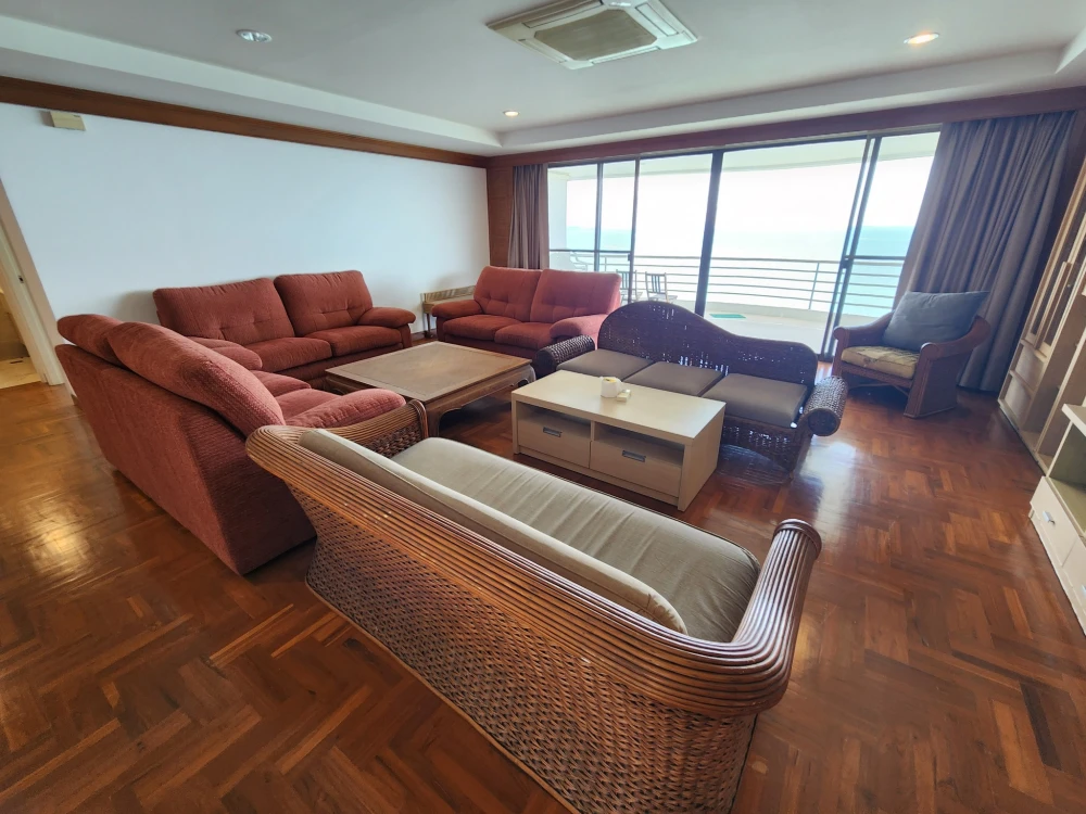 ให้เช่า Royal Cliff Garden 4 ห้องนอน พื้นที่ใช้สอยเยอะ วิวทะเลสวย ไม่บล็อค แต่งครบ จองเลย
