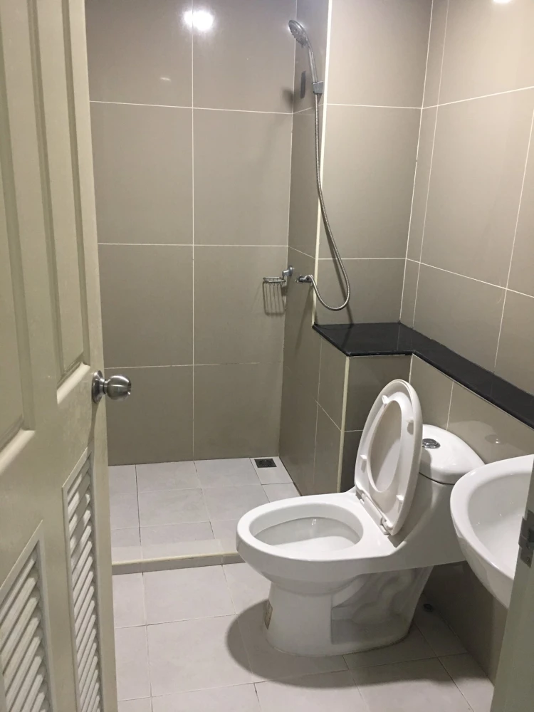 ให้เช่า Royal Hill Resort Bowin 1 ห้องนอน 1 ห้องน้ำ เฟอร์และสิ่งอำนวยความสะดวกครบครัน หิ้วกระเป๋าเข้าอยู่ได้เลยจ้า