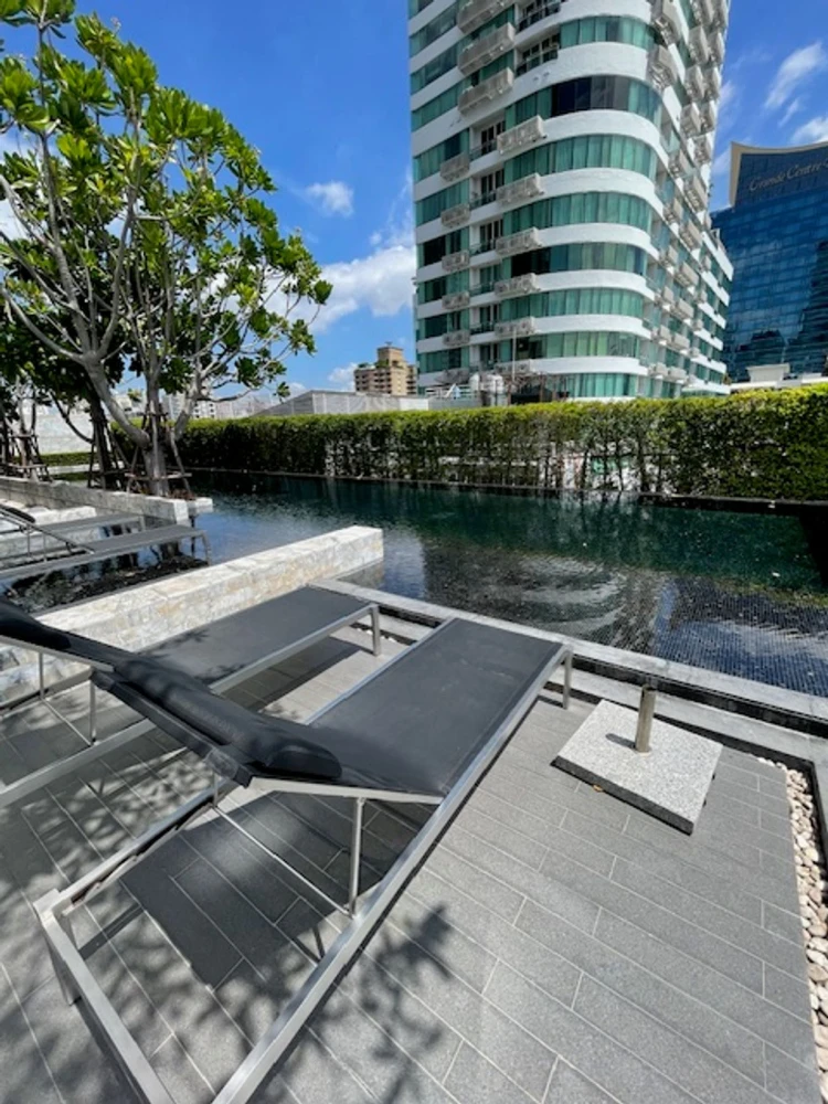 ให้เช่า Runesu Thonglor 5 ชั้น 2 ห้องน่าอยู่ แต่งครบ สนใจรีบจองเลย อย่ารอช้า