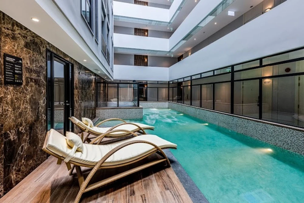 ให้เช่า Runesu Thonglor 5 ชั้น 2 ห้องน่าอยู่ แต่งครบ สนใจรีบจองเลย อย่ารอช้า