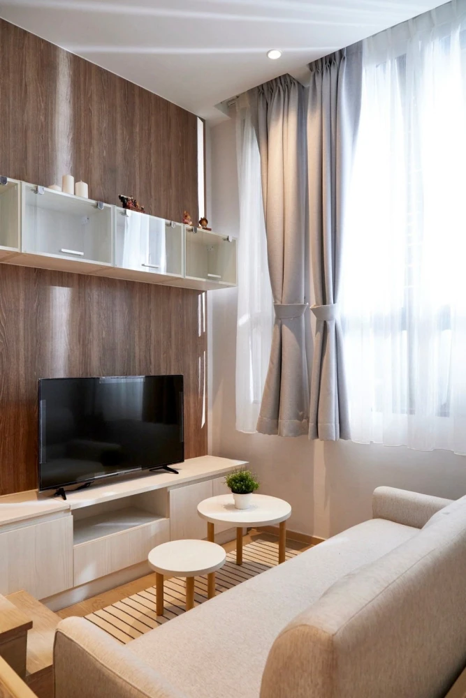 ให้เช่า Runesu Thonglor 5 แบบ 1 ห้องนอน 1 ห้องน้ำ มีต้นไม้เยอะ บรรยากาศร่มรื่น อยู่สบายไม่อึดัอด ห้ามพลาด