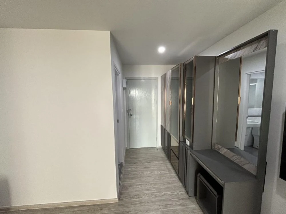 ให้เช่า RYE Huamak 1 ชั้น 8 แต่งครบ หิ้วกระเป๋าเข้าอยู่ได้ทันที จองเลย ด่วนๆจ้า