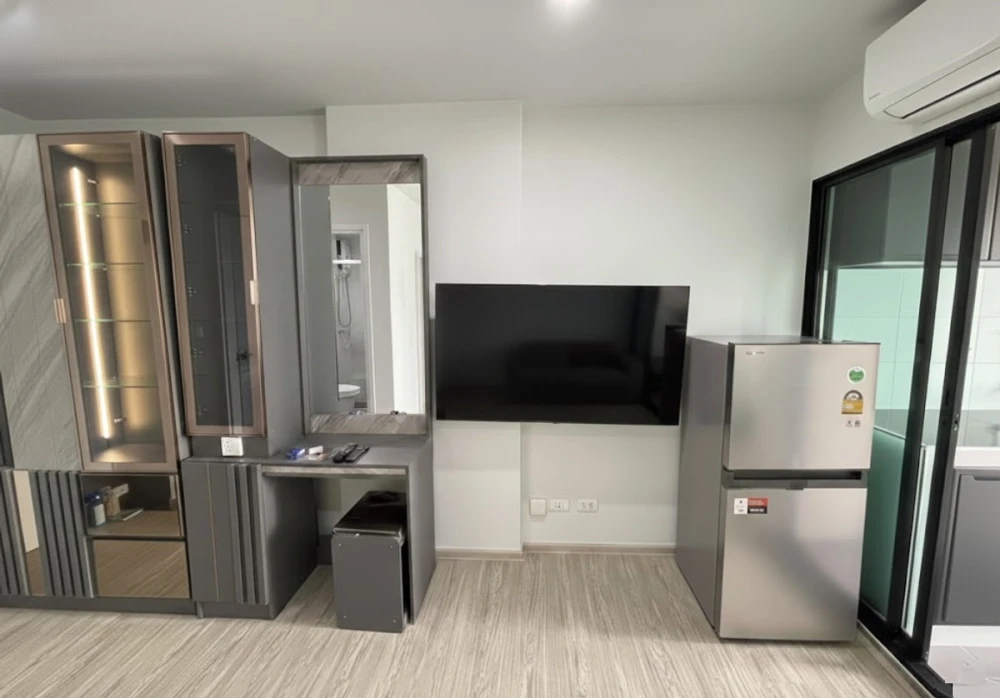 ให้เช่า RYE Huamak 1 ชั้น 8 แต่งครบ หิ้วกระเป๋าเข้าอยู่ได้ทันที จองเลย ด่วนๆจ้า