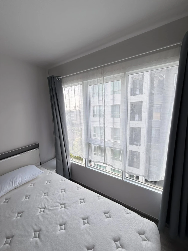 ให้เช่า RYE TALAT PHLU ชั้น 7 วิวสระน้ำ เฟอร์นิเจอร์เเละเครื่องใช้ไฟฟ้า ครบ สามารถลากกระเป๋าเข้ามาอยู่ได้เลย