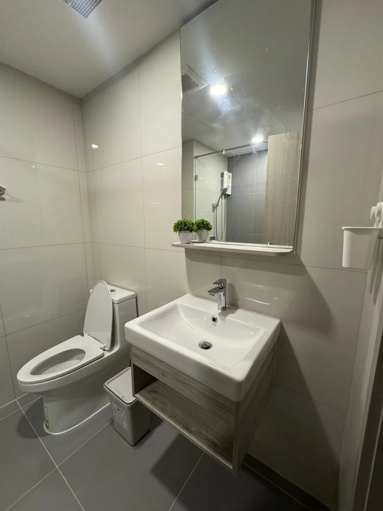 ให้เช่า Salaya One Residences ชั้น 5 ห้องสวย แต่งครบ หิ้วกระเป๋าใบเดียวมาเลยจ้า ด่วนๆ