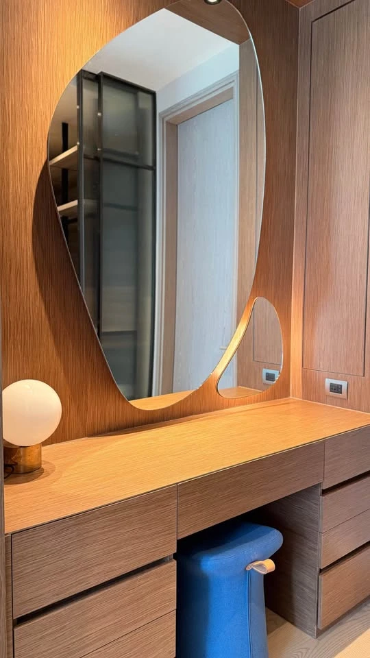 ให้เช่า SCOPE LANGSUAN แบบ 1 ห้องนอน 1.5 ห้องน้ำ ตกแต่งสวยงาม ครบครันโดย Thomas Juul-Hansen