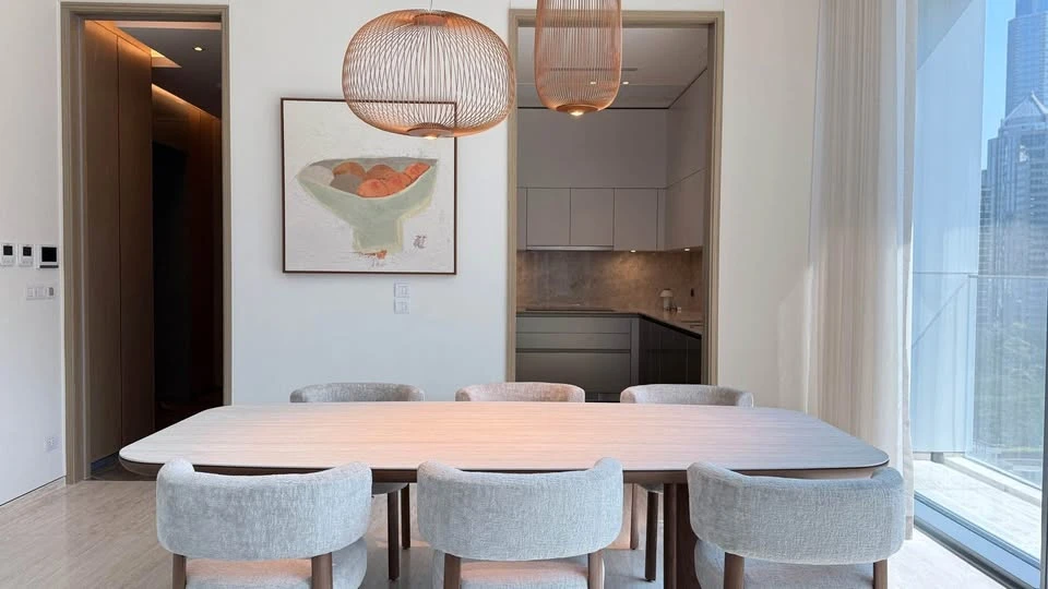 ให้เช่า Scope Langsuan 2 ห้องนอน 3 ห้องน้ำ ตกแต่งสวยน่าอยู่ อย่ามัวแต่มอง รีบจองเลยจ้า