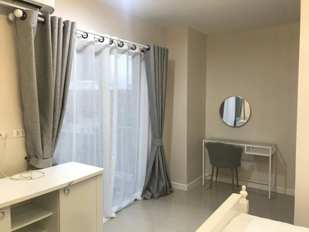 ให้เช่า Sense of London วิวสระว่ายน้ำ ห้องกว้าง ราคาดี ไม่จองไม่ได้แล้ว