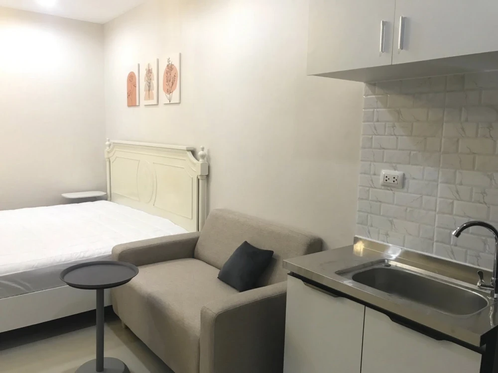 ให้เช่า Sense of London วิวสระว่ายน้ำ ห้องกว้าง ราคาดี ไม่จองไม่ได้แล้ว