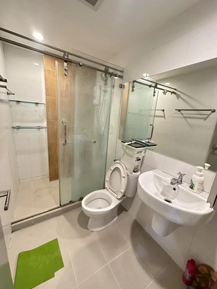 ให้เช่า Serrano Condominium ชั้น 2 ห้องแต่งครบ น่าอยู่ สนใจรีบจองเลย อย่ารอช้า