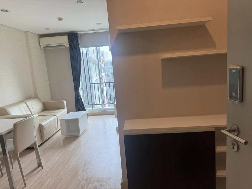ให้เช่า Serrano Condominium ชั้น 7 วิวสระน้ำ มาพร้อมการตกแต่งที่ครบครัน จองเลย ด่วนๆ
