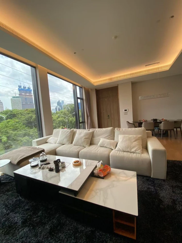 ให้เช่า Sindhorn Langsuan 3 ห้องนอน ห้องสวย แต่งครบ สนใจรีบจองเลย อย่ารอช้า