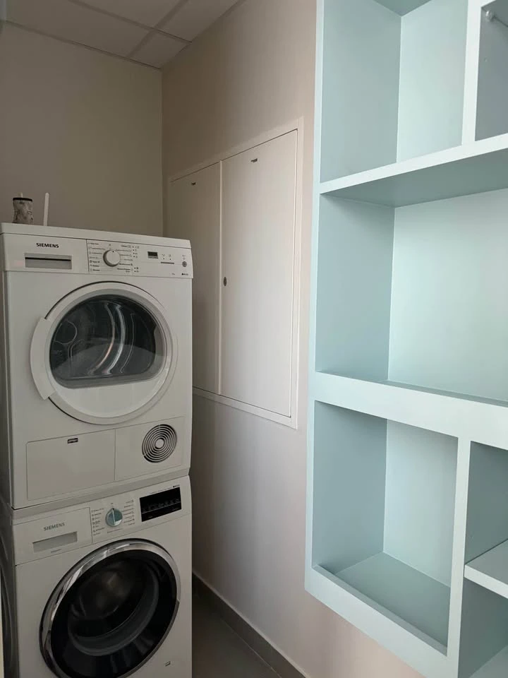 ให้เช่า Sindhorn Residence 2 ห้องนอน พื้นที่ใช้สอยเยอะ ตกแต่งครบครัน พลาดแล้วจะเสียใจ