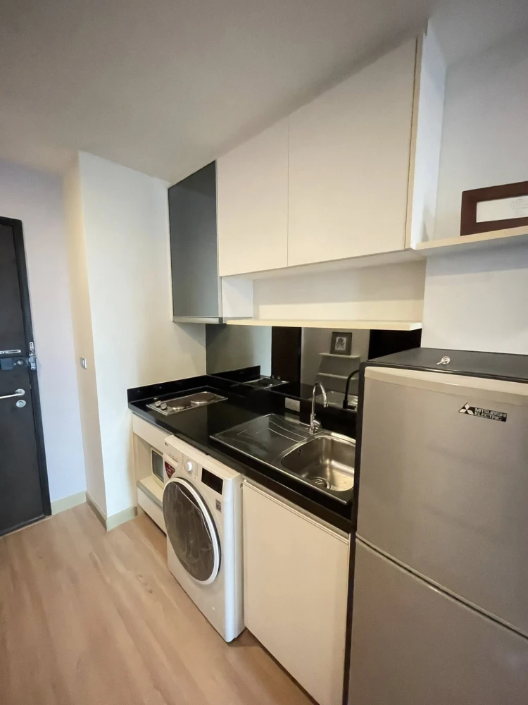 ให้เช่า Sky Walk & Weltz Residence ชั้น 21 ห้องโค้ง วิวรถไฟฟ้า ตกแต่งอย่างดี รีบจองให้ไว