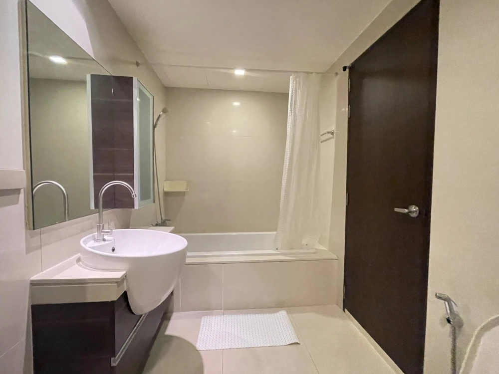 ให้เช่า Sky Walk & Weltz Residence ชั้น 21 ห้องโค้ง วิวรถไฟฟ้า ตกแต่งอย่างดี รีบจองให้ไว