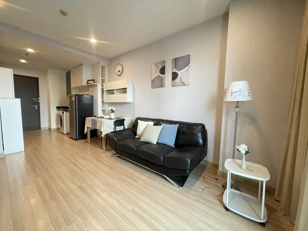 ให้เช่า Sky Walk & Weltz Residence ชั้น 21 ห้องโค้ง วิวรถไฟฟ้า ตกแต่งอย่างดี รีบจองให้ไว