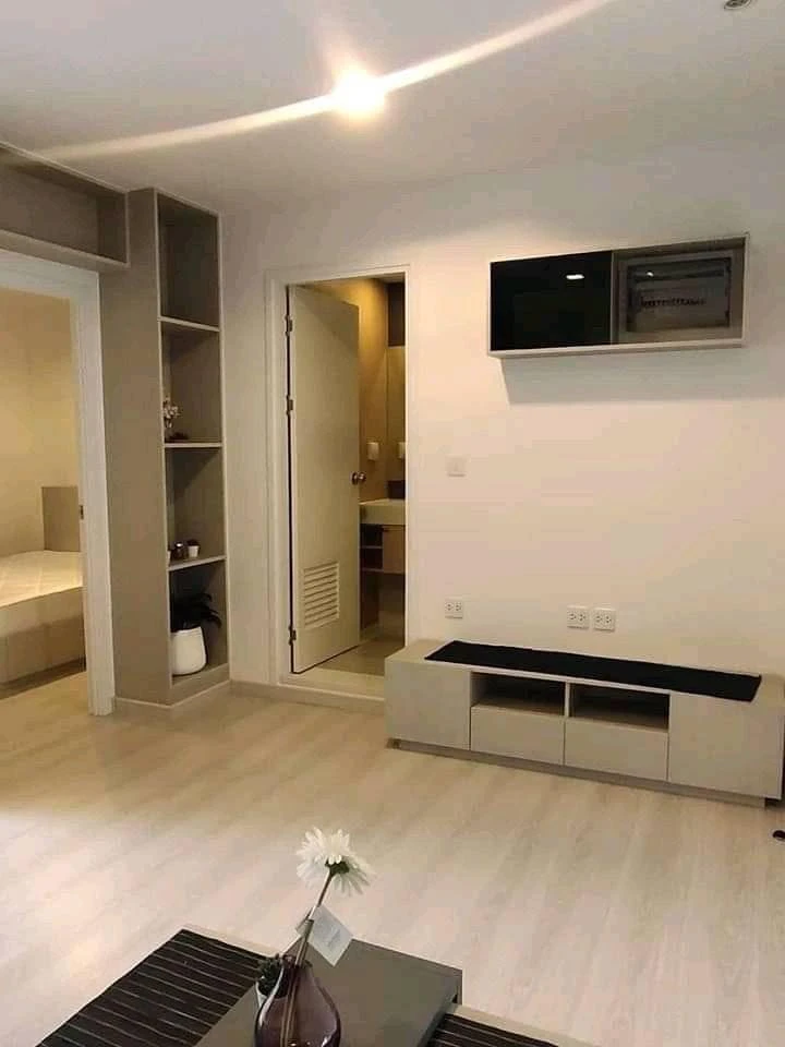 ให้เช่า Skyline รัตนาธิเบศร์  ห้องพร้อมอยู่ เฟอร์ครบ หิ้วกระเป๋ามาได้เลย++