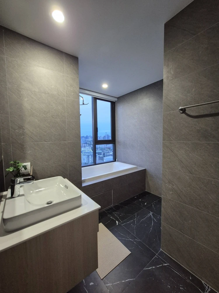 ให้เช่า Skyrise Avenue Sukhumvit 64 ห้องสวย Rare Item ห้องมุมวิวเมือง + วิวแม่น้ำ ชั้นสูง โปร่งโล่งมาก