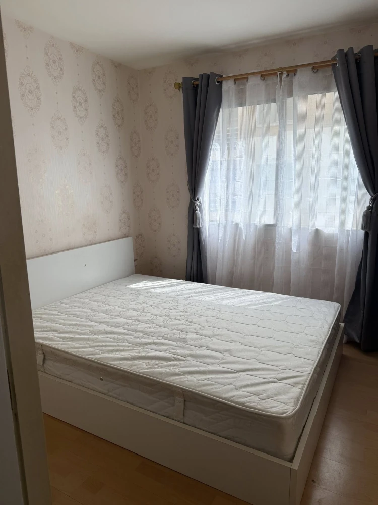 Smart Condo Rama 2 for rent: 1 bedroom, 1 bathroom, fully furnished, high-quality wallpaper. Book now!