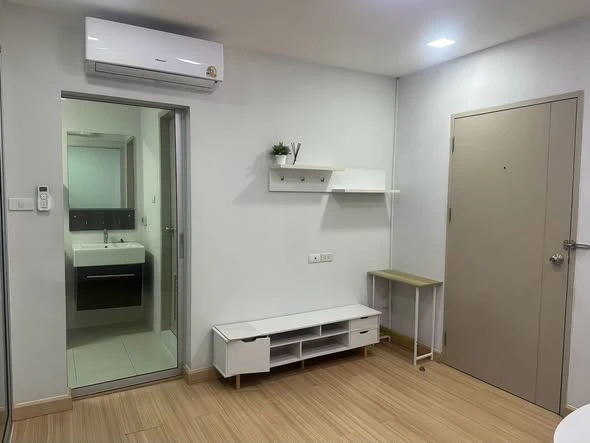 ให้เช่า Smart Watcharapol ห้องพร้อมอยู่ เฟอร์พร้อม ราคาสบายกระเป๋า มาแต่ตัวเข้าอยู่ได้เลย+++