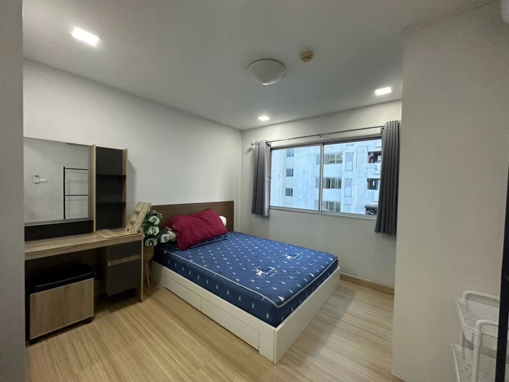 ให้เช่า Smart Watcharapol ห้องพร้อมอยู่ เฟอร์พร้อม ราคาสบายกระเป๋า มาแต่ตัวเข้าอยู่ได้เลย+++