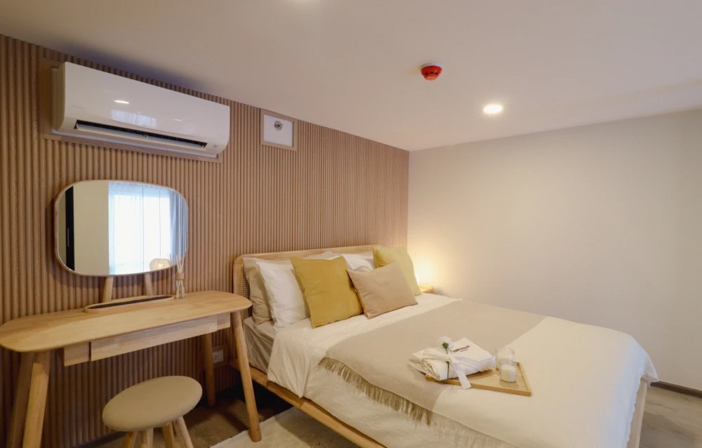 ให้เช่า SOHO Bangkok Ratchada คอนโดหรูตกแต่งสไตล์มูจิ ห้อง Duo 2 ชั้น เพดานสูง 4 เมตร วิวสวย ชั้น 18 พร้อมสิ่งอำนวยความสะดวกครบ เข้าอยู่ได้เลย