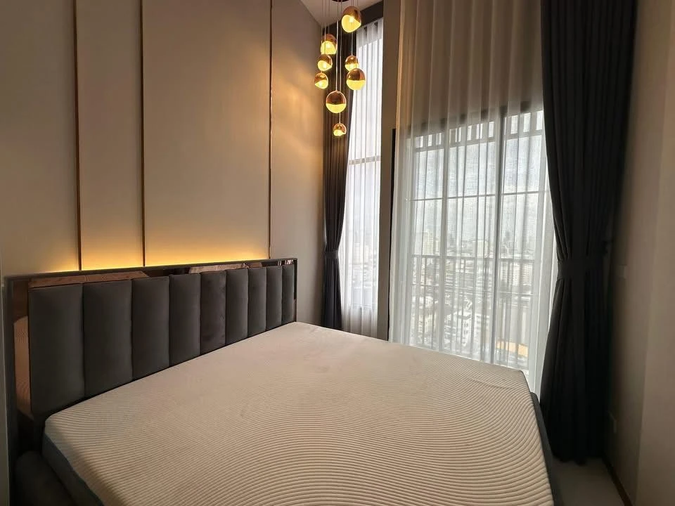 ให้เช่า Soho Bangkok Ratchada ตกแต่งบิวท์อินสวยทั้งห้อง ชั้น 15 วิวสวย พร้อมเข้าอยู่