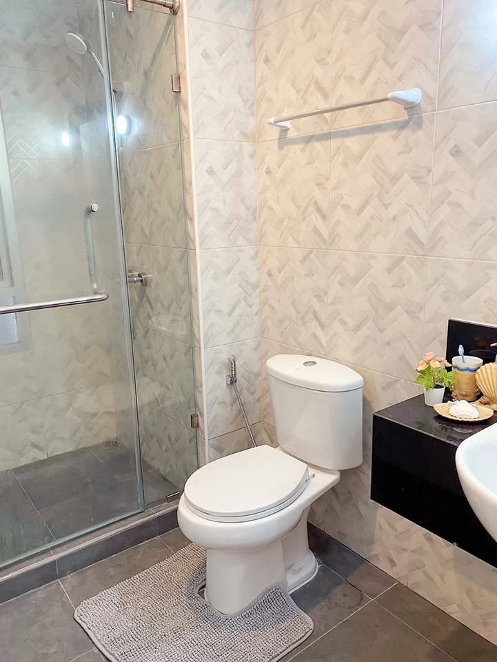 ให้เช่า Sukhumvit Plus ห้องน่าอยู่ ชั้นสูง พร้อมเฟอร์ มาแต่ตัวเข้าอยู่ได้เลย!!!
