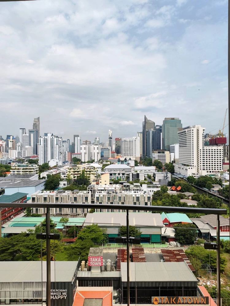 ให้เช่า Supalai Oriental Sukhumvit 39 ความสูงฝ้าเพดาน 2.55 เมตร ชั้น 14 วิวคลอง เฟอร์นิเจอร์และเครื่องใช้ไฟฟ้าครบ