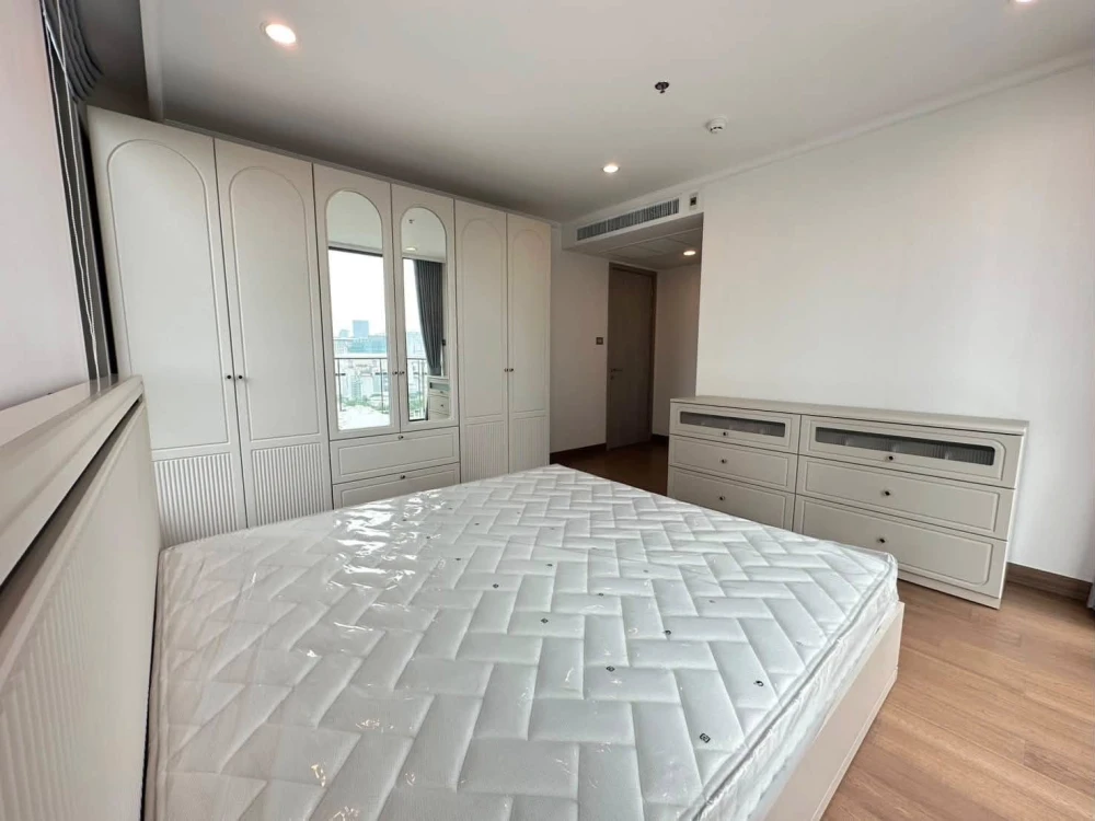 ให้เช่า Supalai Oriental Sukhumvit 39 ห้องพร้อมอยู่ เฟอร์พร้อม กว้างขวางอยู่สบาย จองเลย