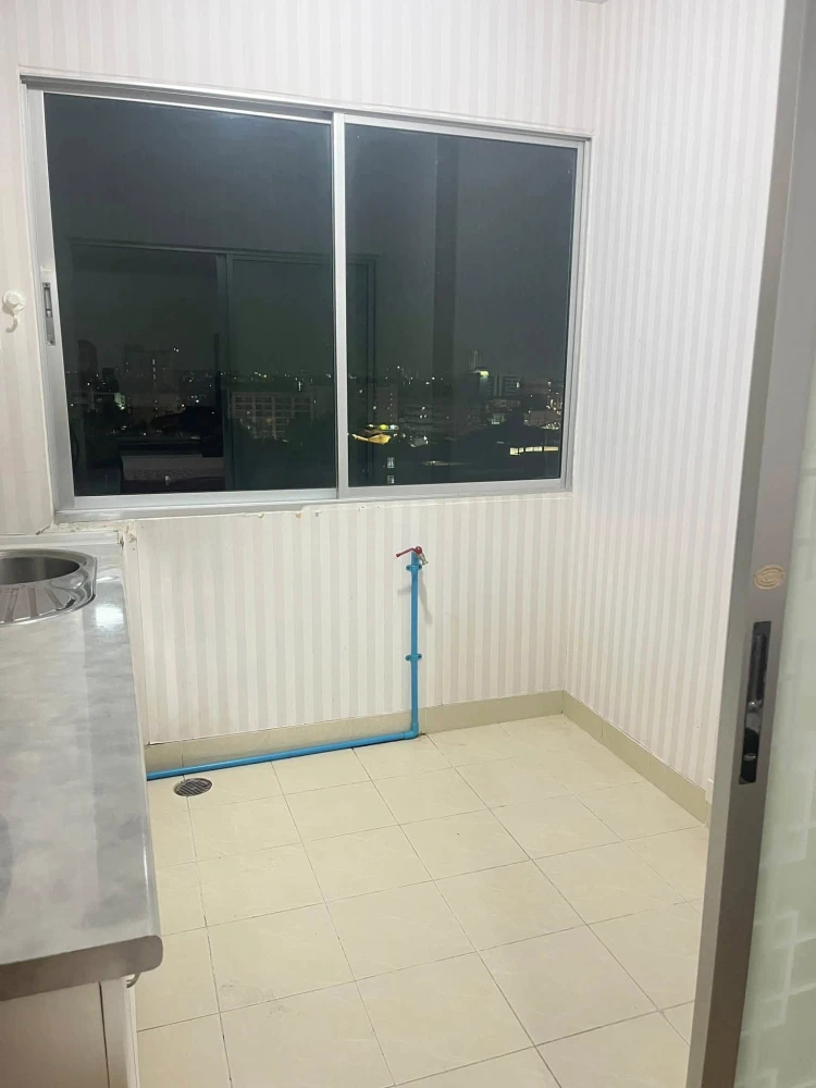 ให้เช่า Supalai Park Srinakarin ห้องสตูดิโอ เฟอร์นิเจอร์และเครื่องใช้ไฟฟ้าครบครัน หิ้วกระเป๋าเข้าอยู่ได้เลยจ้า