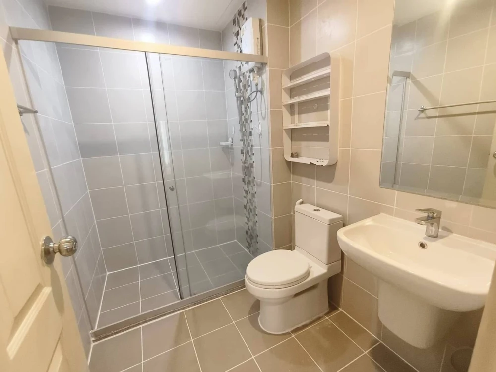 ให้เช่า Supalai Veranda Rama 9 ตึก A ชั้น 10 ห้องติดกับวิวสระว่ายน้ำ ห้องพร้อมเข้าอยู่ หิ้วกระเป๋าเข้าอยู่ได้เลย