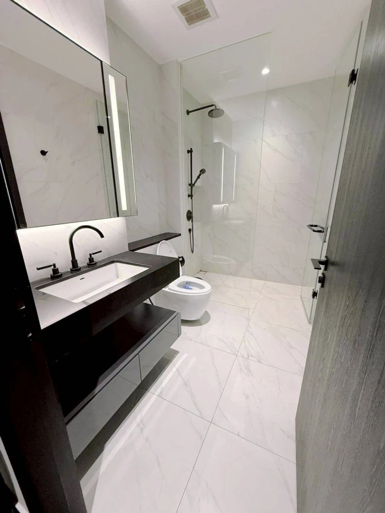 ให้เช่า Tait Sathorn 12 ห้องกว้าง อยู่สบาย แต่งครบ สนใจรีบจองเลย ห้ามพลาด