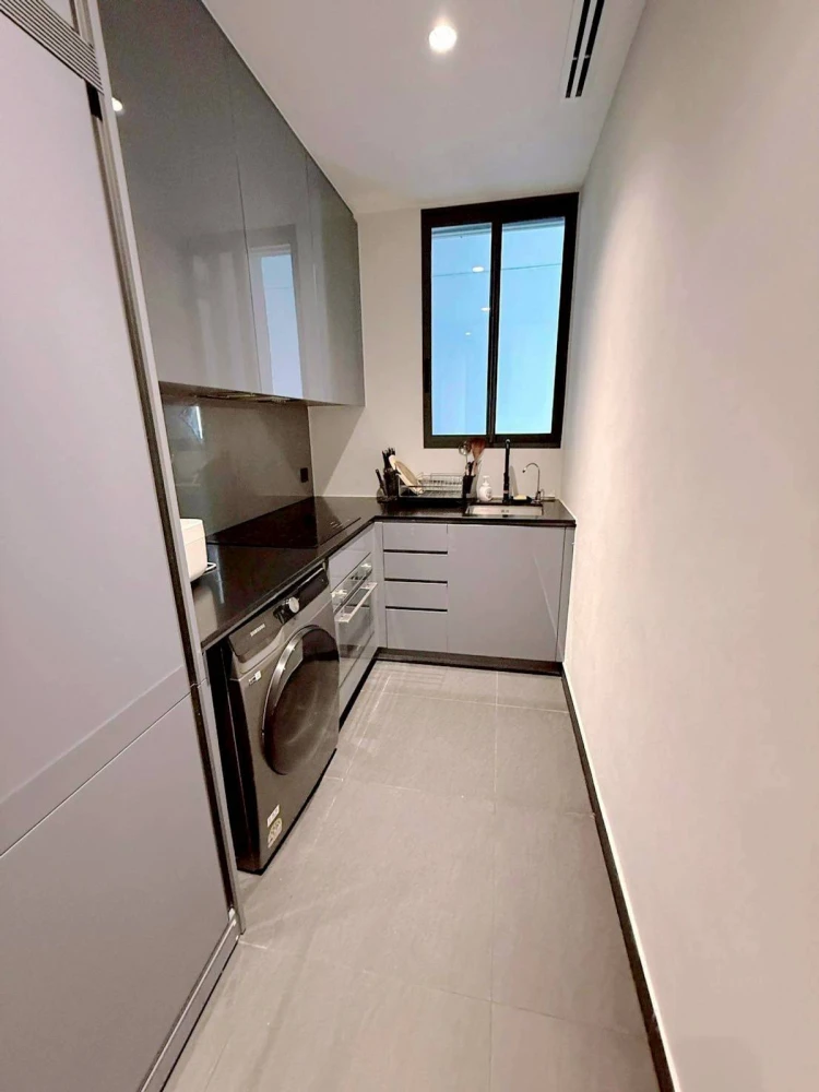 ให้เช่า Tait Sathorn 12 ห้องกว้าง อยู่สบาย แต่งครบ สนใจรีบจองเลย ห้ามพลาด