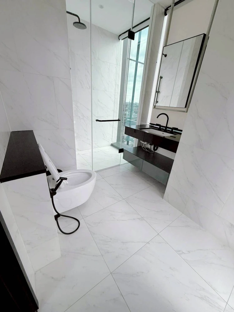 ให้เช่า Tait Sathorn 12 ห้องกว้าง อยู่สบาย แต่งครบ สนใจรีบจองเลย ห้ามพลาด