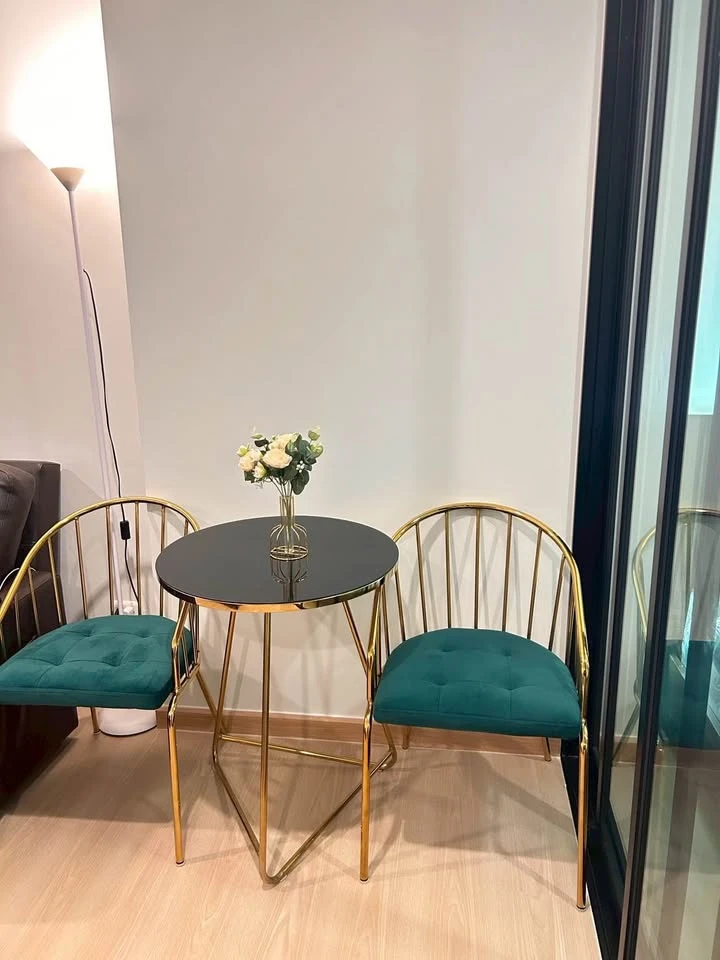 ให้เช่า Terra Residence ห้องอยู่ชั้น 33 ชั้นบนสุด ได้วิวติดถนนใหญ่สวยงามมาก มาแต่ตัวเข้าอยู่ได้เลยจ้า