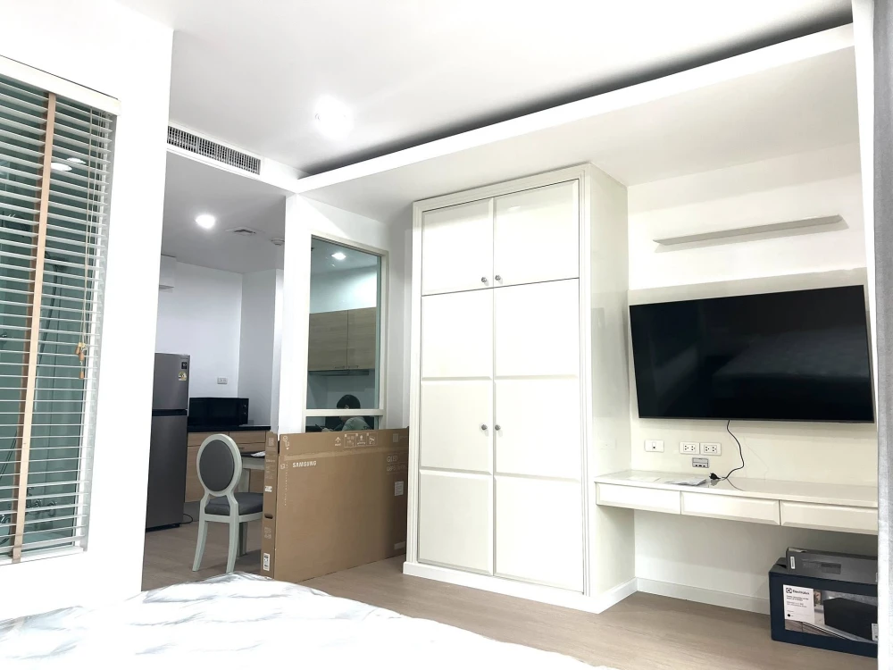 ให้เช่า The address Chidlom ห้องชั้นสูง พร้อมอยู่ เฟอร์พร้อม กว้างขวางอยู่สบาย จองเลย