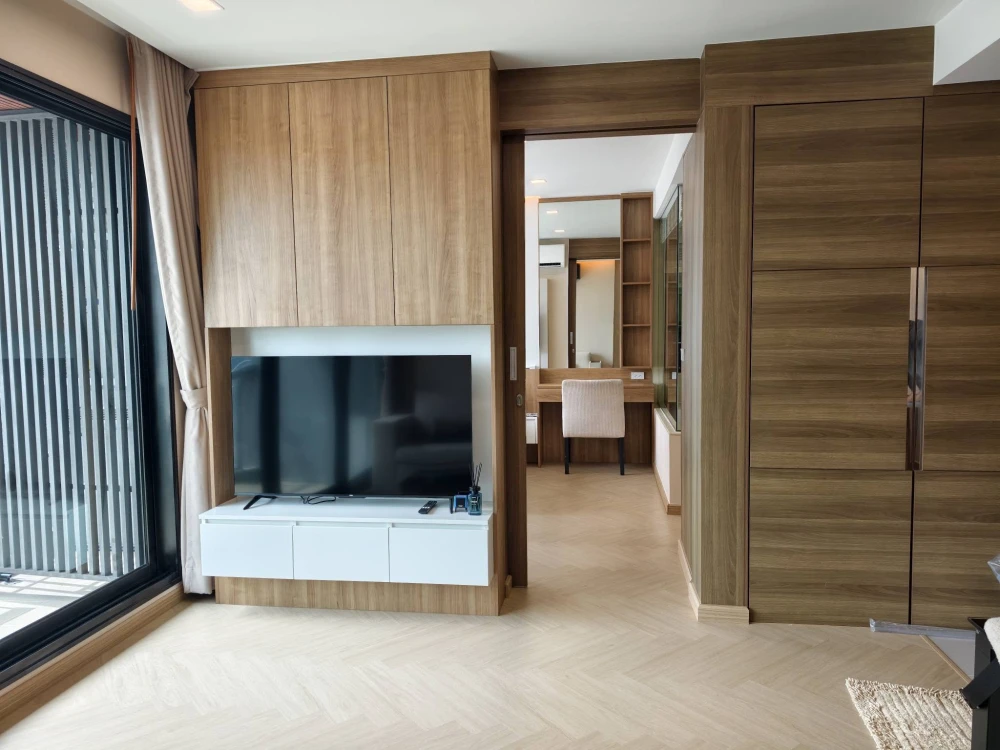 ให้เช่า The Address Sathorn ห้องอยู่ชั้นสูง พร้อมเฟอร์นิเจอร์บิวท์อินอย่างดี รีบจองก่อนพลาด