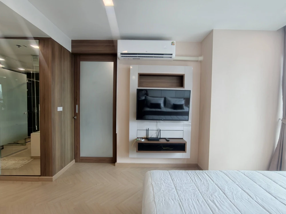 ให้เช่า The Address Sathorn ห้องอยู่ชั้นสูง พร้อมเฟอร์นิเจอร์บิวท์อินอย่างดี รีบจองก่อนพลาด