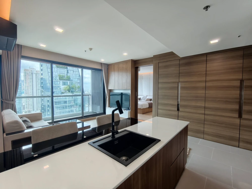 ให้เช่า The Address Sathorn ห้องอยู่ชั้นสูง พร้อมเฟอร์นิเจอร์บิวท์อินอย่างดี รีบจองก่อนพลาด