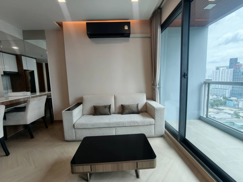 ให้เช่า The Address Sathorn ห้องอยู่ชั้นสูง พร้อมเฟอร์นิเจอร์บิวท์อินอย่างดี รีบจองก่อนพลาด