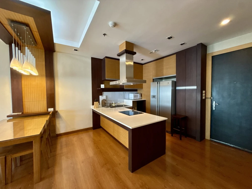 ให้เช่า The Address Siam 2 ห้องนอน พื้นที่ใช้สอยเยอะ เฟอร์นิเจอร์บิวท์อินอย่างดี จองเลย