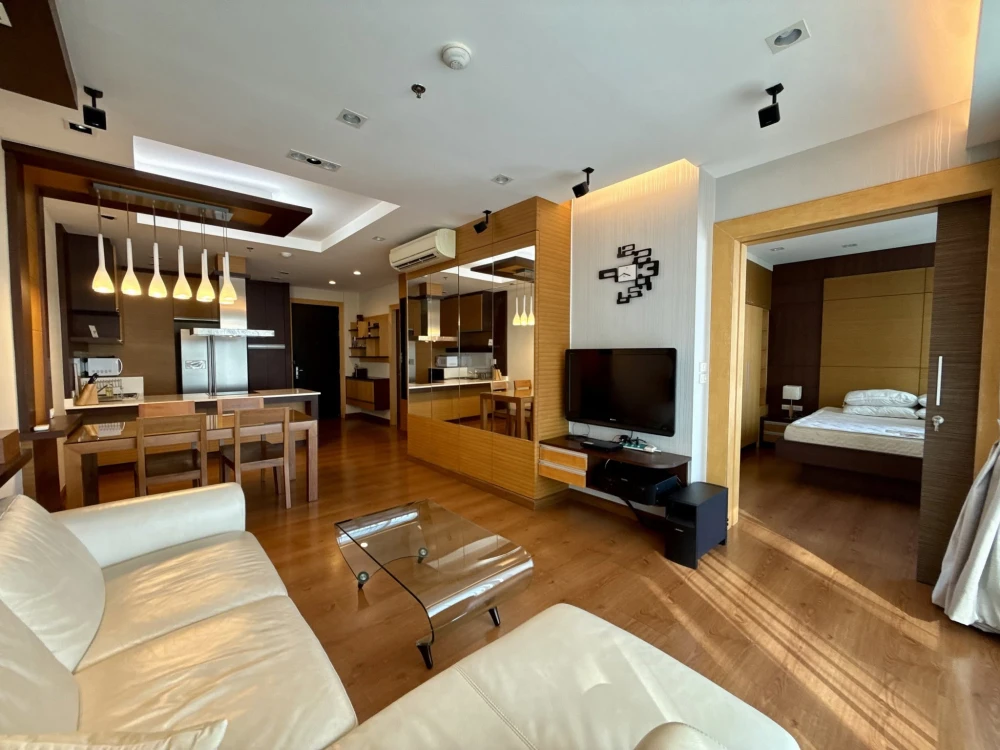 ให้เช่า The Address Siam 2 ห้องนอน พื้นที่ใช้สอยเยอะ เฟอร์นิเจอร์บิวท์อินอย่างดี จองเลย