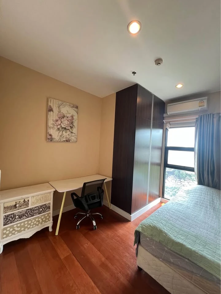 ให้เช่า The axis pattaya ห้องชั้นสูง เฟอร์พร้อม หิ้วกระเป๋ามาได้เลย