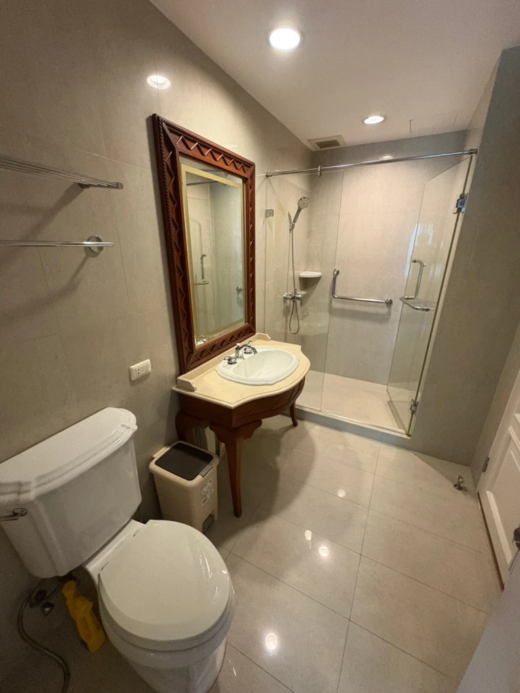 ให้เช่า The Bangkok Sukhumvit 43 ชั้น 4 ห้องสวย แต่งครบ น่าอยู่ จองเลย ห้ามพลาด