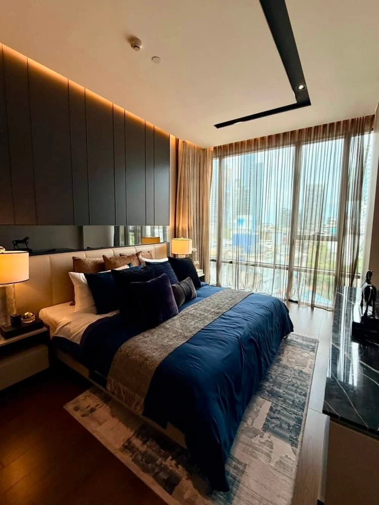 ให้เช่า The Bangkok Thonglor ห้องไซส์ใหญ่กว่า 1BR ทั่วไป  ตกแต่งครบพร้อมเครื่องใช้ไฟฟ้า เข้าอยู่ได้ทันที