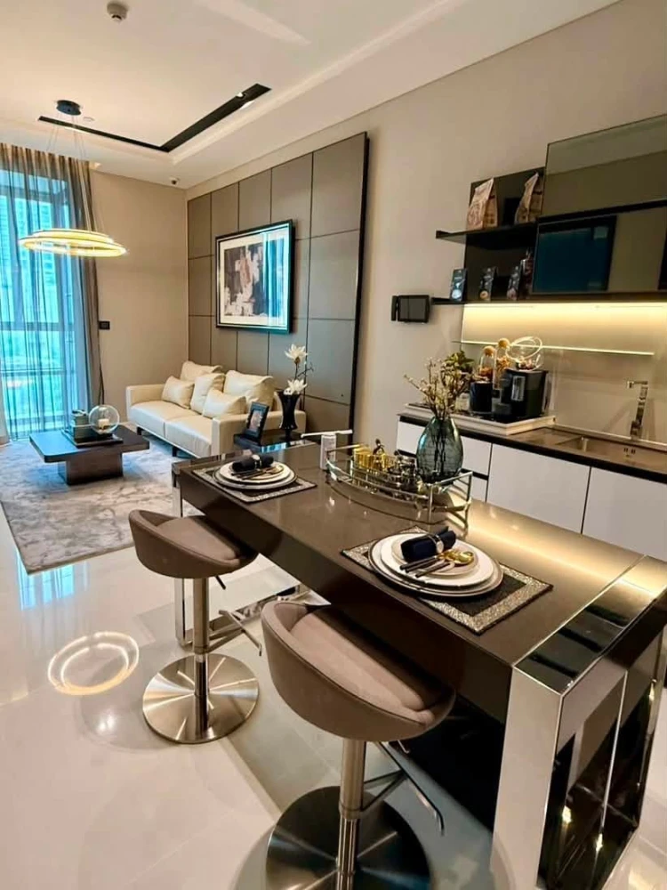 ให้เช่า The Bangkok Thonglor ห้องไซส์ใหญ่กว่า 1BR ทั่วไป  ตกแต่งครบพร้อมเครื่องใช้ไฟฟ้า เข้าอยู่ได้ทันที
